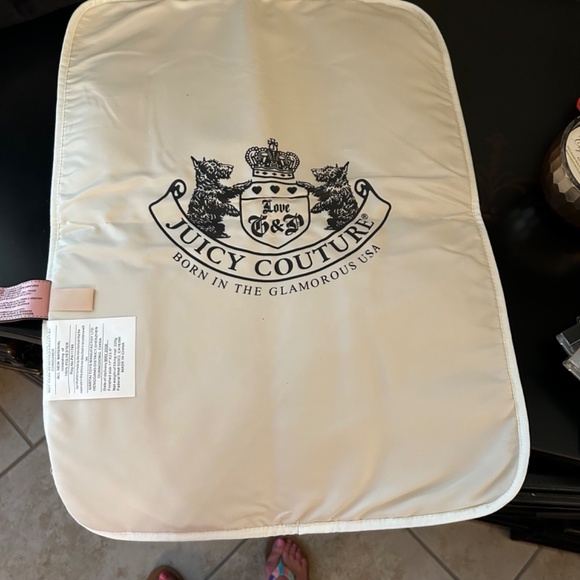 Juicy Couture Velour Diaper Bag. NWOT. Authentic - Picture 11 of 16